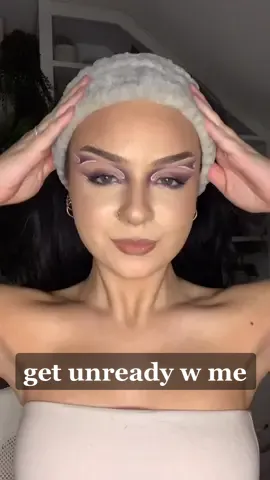 goodnight 💗💗 #fyp #getunreadywithme #makeup #mua #makeupremoval #skincare #gusha #nightroutine #nightskincareroutine #redlighttherapy #trending #goodnight