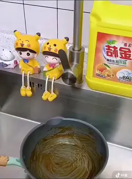 Cọ chùi nồi, chùi bếp, rữa chén, có khay đựng xà bông siêu tiện lợi luôn ạ, chùi cả thế giới tiện lắm nha😍zalo-0944339081