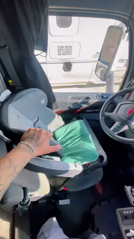 I’m growing up you guys 🥺 #foryoupage #viral #trending #waitforit #bigrig #18wheeler #trucker #truckerlife #share #foryou