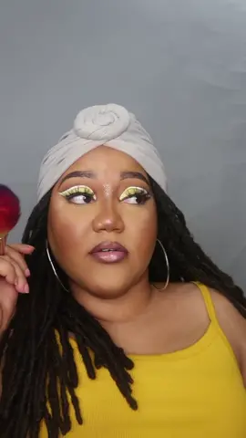 I pay all my bills!!! $$$ @thecrayoncasecosmetics @fruitscosmetics @beatsbydebcosmetics #fyp #futurecrayoncutie🖍 #futurefruitsbabe #yellowmakeup