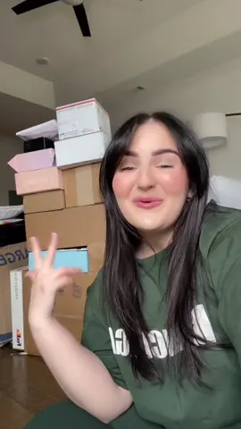 WHAT AN INCREDIBLE MAIL DAY 😍 #mailday #pr #prunboxing #prhaul #makeup #beauty