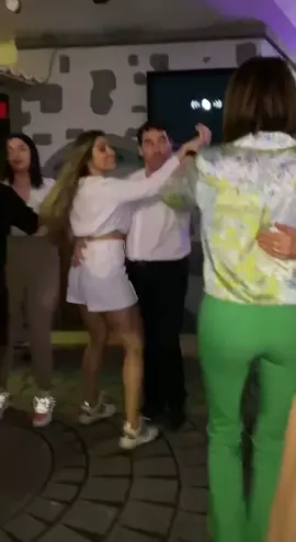 Pai e Filha ❤️ Baile Português 💃 #portuguesa #portugal #dançar #familia #parati #fyp #paris #musicasportuguesas #orgulho