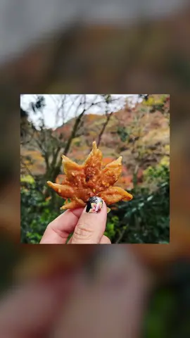 Maple leaf tempura is a specialty of Minoh City Japan and while the leaf doesn’t have much taste it’s a fun thing to eat. Would you try them? #japan #japanesefood #tempura #nihon