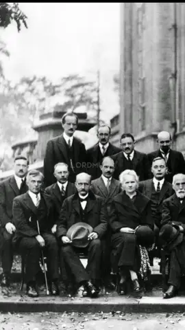 #CapCut #physics #فيزياء #كيمياء #علماء#علم