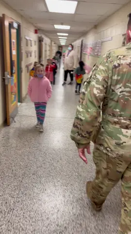 Girls waited 7 months for their daddy #militaryhomecoming  #BridgertonScandal #OscarsAtHome #HaloSilverTeam