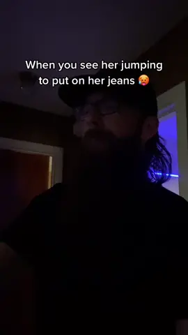 That little wiggle though 🥴🥴🥴