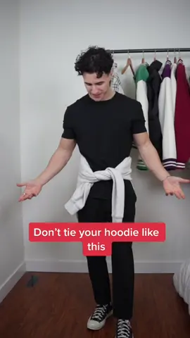 How to tie your hoodie when you’re too hot to wear it! #fashionhacks #fyp