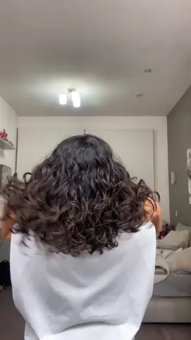 A quick walkthrough my #2bcurls wash day hair routine using my sphere brush 💖 #hairtutorial