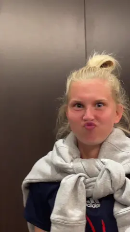 Just 40 girls being silly waiting for their hotel rooms to be ready 😂😂🤣🤣🥳🥳🥳  @mariott