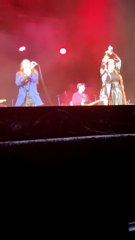 Honeybeast & Paulina koncert 😍🥰 #sopron #honeybeast #honeybeastkoncert #kocsispaulina #paulina #tarjanzsofia #teleaszivem