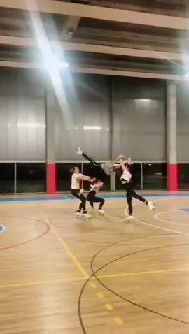 Training 💪🏻❤️‍🔥#sollevamenti #pattinaggio #skating #skatinglover #pattinaggioartistico #perte #neiperte #foryou