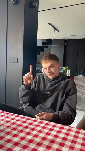 Faliste palce 🤪 tak właśnie wyglądają poranki w #GENZIE 🤍