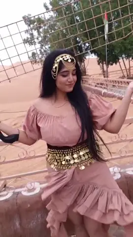 🇦🇪 Dubai trip day 1 vlog is now on my YouTube channel.Go check it out and lemme know if you also want a day 2 soon.