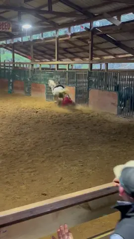 This is why i’ll never ride a horse(@thetuffmorgan/IG) #horsesoftiktok #fail #stunt #horsebackriding