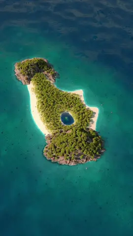 How long are you gonna watch this ? 🏝 #cinema4d #c4d #octanerender #3d #3disland #island #octane #loop #perfectloop #infinitezoom
