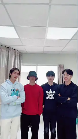 ควรกลับไปเต้นเหมือนเดิม@fortfts  #wedonttalkanymore #บรรยากาศรัก #loveintheair