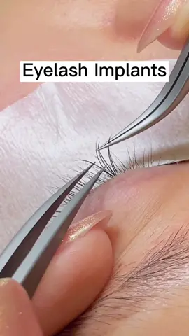 Here's a slow motion shot #eyelash #eyelashes #eyelashextensions #eyelashtutorial #eyelashglue #makeuptutorial #fashiontiktok #LearnOnTikTok #foryou