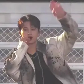 cute cute cute cute #seventeen #svt #jun #kpop