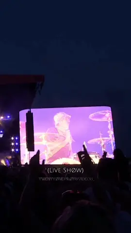 #twentyonepilots#thehype#original#liveshow#tyler#josh#drums#bass#music#song#livemusic#festival#fyp#fypage#foryoupage#trench#clique#skeletonclique#friends#BestFriends#bff#tøp#tøpedits#cliqueart