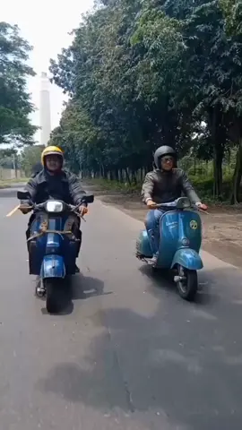 gas tipis tipis @punya_babe @nigel #vespaklasik #vespakentjang #vespaindonesia
