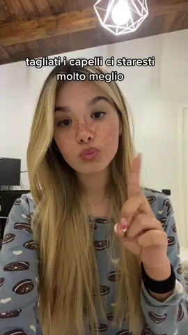 @Elena Petrin  ti copio al contrario , comunque NO i miei capelli sono ORO