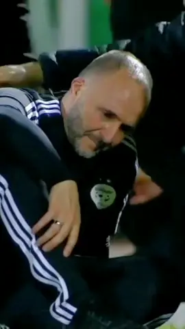 بكاء جمال بلماضى بعد مباراة الجزائر #الجزائر #منتخب_الجزائر
