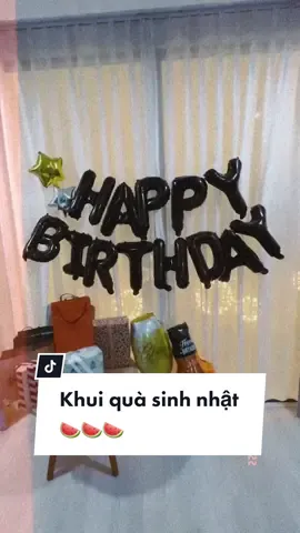 Khui quà sinh nhật 🍉 nha. Cảm ơn rất nhiều ❤️ #qmthau #AnCungTikTok #ReviewFood #sinhnhat #birthday #quà #birthdaypresent #birthdaygift