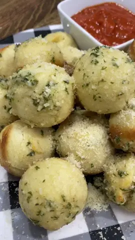 Garlic Parm Bread Bites 🔥 #EasyRecipes #garlic #Foodie #fypシ #foryoupage #marthawhite #marthawhitepartner #viral @marthawhite