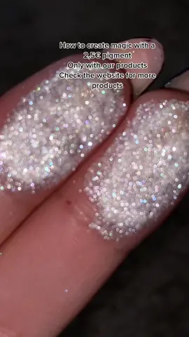This pigment is “SNOW “ 🤍 #whiteshimmer #whiteglitter #sparklemakeup #glittermakeup MUA @mikaellla_mua