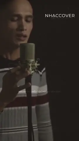 Không biết họ đang làm gì, bạn và tôi không giống nhau...#FantasticEntertainment #NhacHayMoiNgay #nhaccover #bankhonghieutoi #hoangvansang