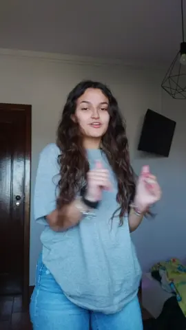 Estou um bocadinho viciada nesta música #fy #fyy #fypシ