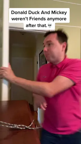 Donald Duck knew better and Squidward had that coming #mickeymouse #donaldduck #mrkrabs #squidward #GameTok #fyp