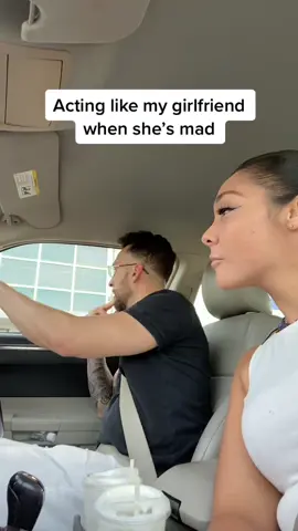 🤣🤣he’s to much #fyp #couples #funny #viral #girlfriend #foryoupage #boyfriend #cutecouple #reaction #Relationship #prankwars