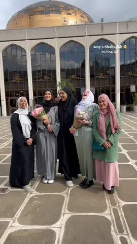 Blessed to have witnessed and taken part in my beautiful friend’s shahadah ٱلْحَمْدُ لِلّٰهِ 🥺❤️ #revert #shahadah #jummah #ummah #regentsmosque #sisterhood #islam #hijabi #muslim #london #revertmuslim #fyp