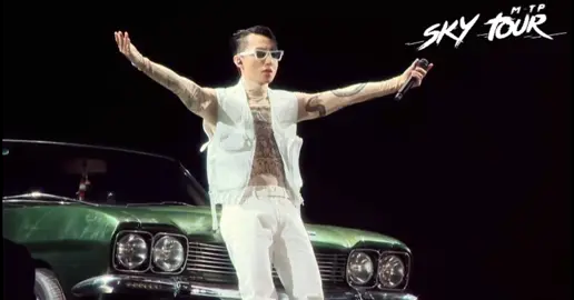Sky Tour Intro!!! Màn xuất hiện cực ngầu của Chủ Tịch #KevinChâu #sontungmtp #mtp #skytourmovie @nhuhao5794 @anhnguyet140507 @nguyenannhien9 @sonqmao @hqtloveyou @ngocthanhtran99