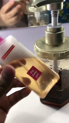 Ginawang panglinis ng vanity amp HAHAHAHAHA bango kainis @paulinecarpio #honeyskinph