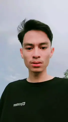 ganteng dong nggk pintar menyanyi 😅🤣