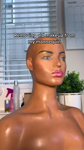 How to remove makeup from your mannequin #mannequinmakeup #mannequin #fyp #makeup #mannequinhead