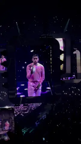 una noche con bad bunnyyyyy 🐰❤️‍🔥 #badbunny #miami #yonagunibadbunny #AFairShotWithBlock