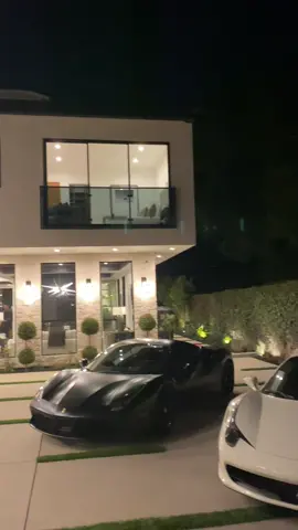 #Home #houseoftiktok #ferrari #supercar #exoticcars #billionaire #million #design #viral #realestate #rich #tranding #wow #Love #exteriors #mansion