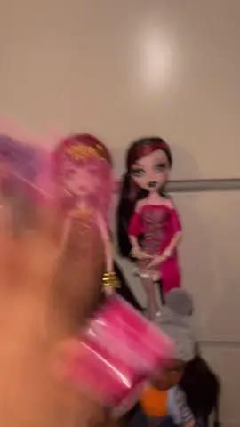 Ion have no space for no more but here’s the only dolls I have on display😭 #monsterhigh #dolltok #dollcollector