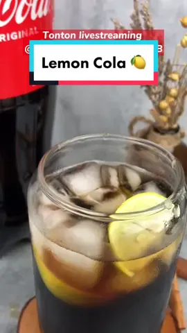 Yang segar-segar memang cocok banget untuk buka puasa! #JDID #DijaminOri #lemoncola #cocacola #tiktokdrink #menubukapuasa