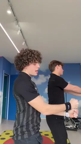 Privacy 🤨 @SIMONE BERLINI ib: @Xibi Brothers