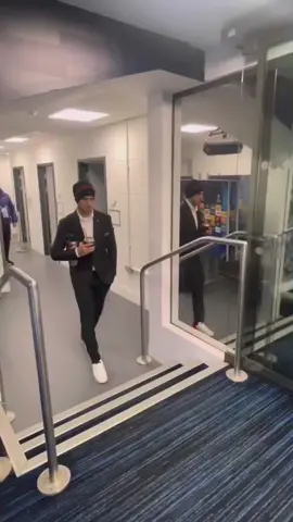 Respect Suarez did not step on man city badge #mancity #suarez #respect #foru #football