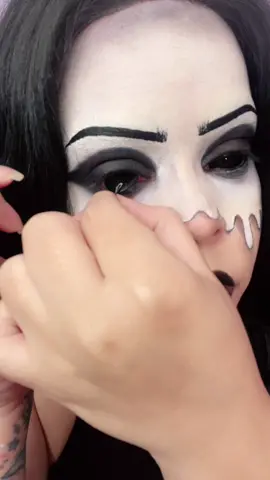 Responder a @edits_detxdo_08102009  Hable súper rápido y aún así no me dio el tiempo sorry 😭🖤🥺 #fyp #scleralenses #parati #blacksclera #viral #creativemakeup