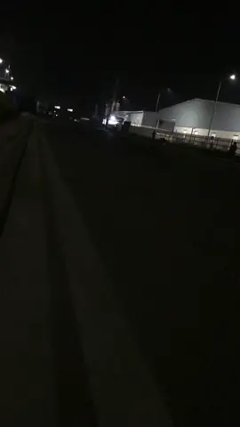 Làm đêm Cty hết việc cho công nhân tan ca 4:30 mà ko có xe để về       Bao giờ mới hết cảnh về sớm đây🤦‍♀️#foxcom #khucongnghiepvantrung