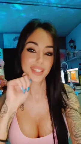 es broma pero si quieres no es broma 🧙🏻‍♀️ #bruja #amarre #clips #humor #twitch #streamer