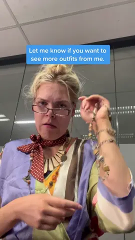 Get ready with me for class as an art teacher. #highschool #art #teacher #style #fashion #OOTD