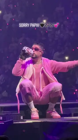 I love you Benitooo!! 💕 @badbunny  #badbunny #elultimotourdelmundo #concierto #miami #viral #parati #benito