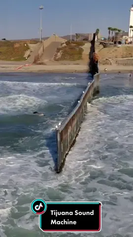 Muchas historias donde empieza la patria . Playas de Tijuana, Baja California. #tijuana #playasdetijuana #mexico #nortec #drone #dronevideo #dronetiktok #timelapsemx #dji #beach #border #usa #wall #